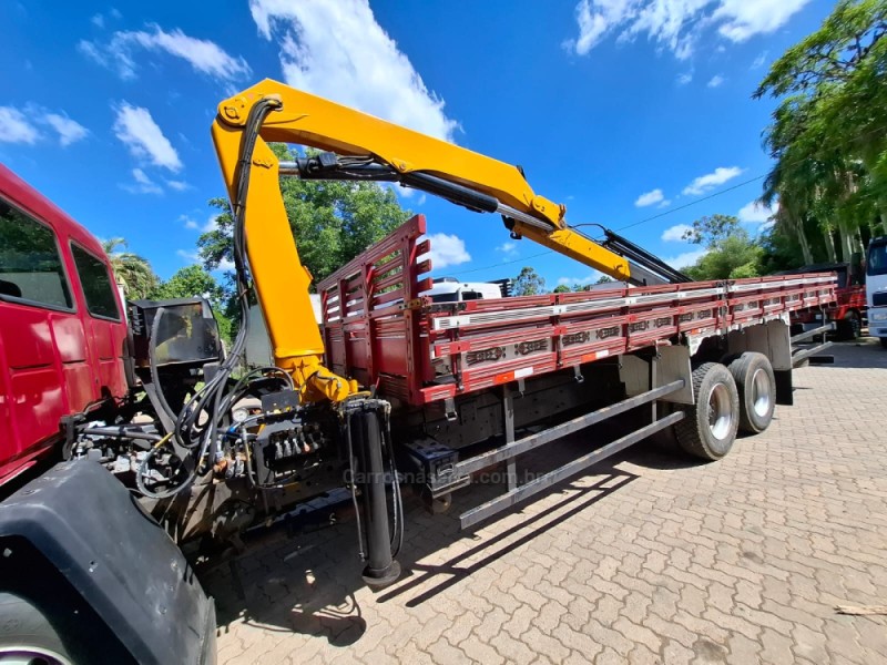 CARGO 2428 E T 3 EIXOS - 2006 - PORTãO