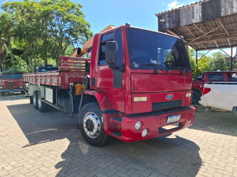 CARGO 2428 E T 3 EIXOS - 2006 - PORTãO