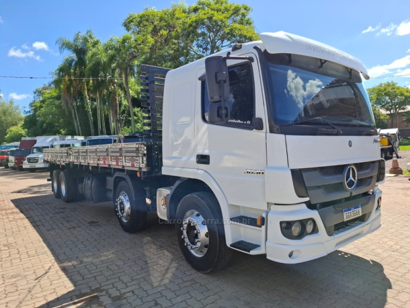 ATEGO 3030 8X2 - 2017 - PORTãO