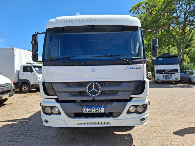 ATEGO 3030 8X2 - 2017 - PORTãO