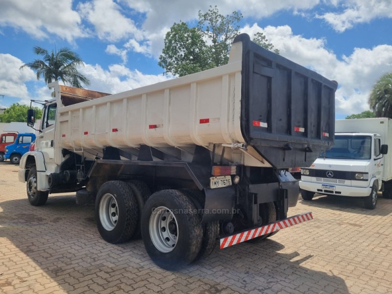 L-1620 3 EIXOS - 2006 - PORTãO