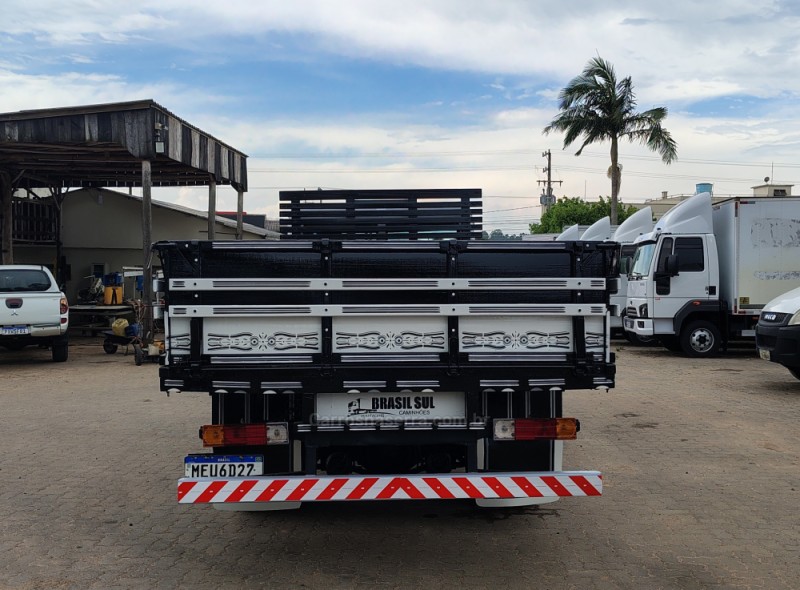 710 PLUS  - 2008 - PORTãO