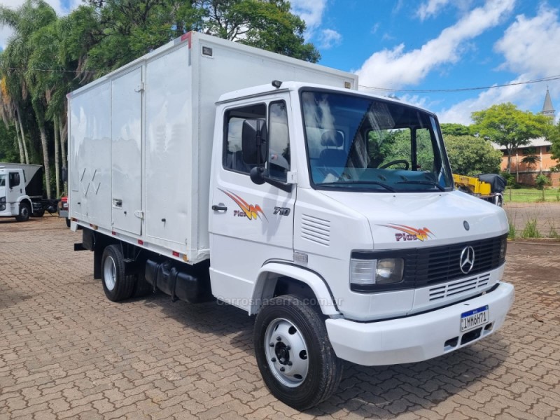 710 PLUS  - 2005 - PORTãO