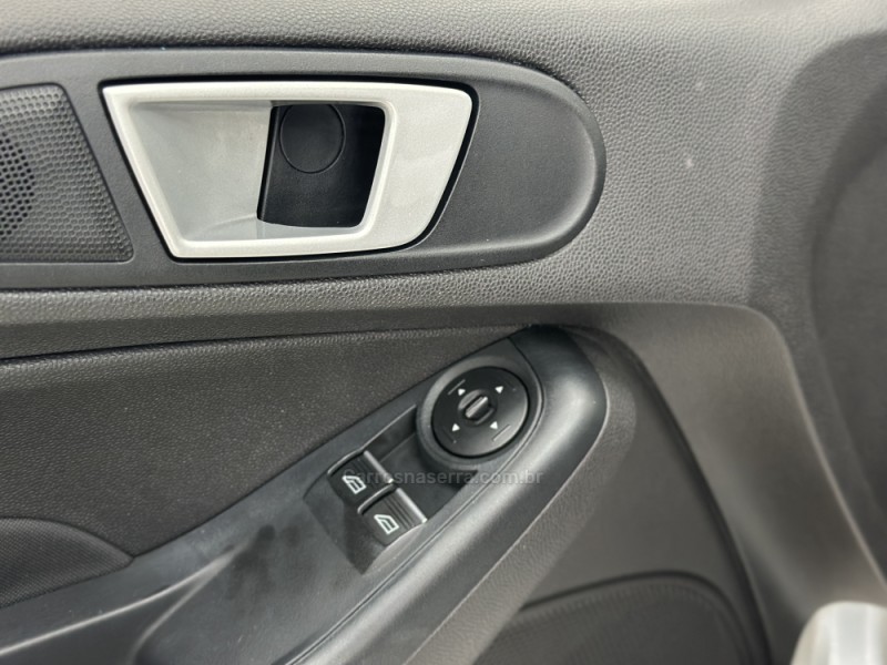 FIESTA 1.6 SE HATCH 16V FLEX 4P MANUAL - 2017 - SANTA CRUZ DO SUL