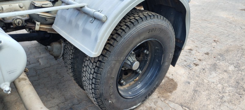 T-112 HW 360 4X2 - 1986 - PORTãO