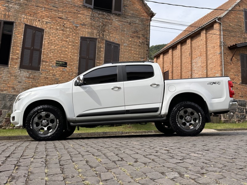 S10 2.5 LTZ 4X4 CD 16V FLEX 4P MANUAL - 2015 - CAXIAS DO SUL