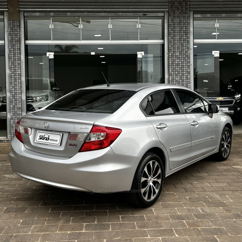 CIVIC 2.0 LXR 16V FLEX 4P AUTOMÁTICO - 2016 - VACARIA