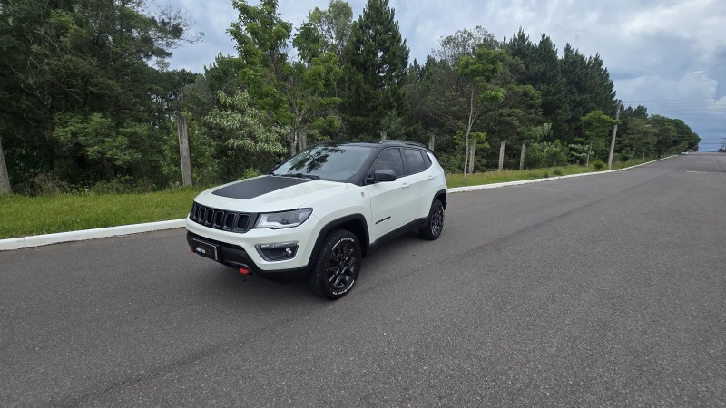 COMPASS 2.0 16V DIESEL TRAILHAWK 4X4 AUTOMÁTICO - 2019 - BENTO GONçALVES