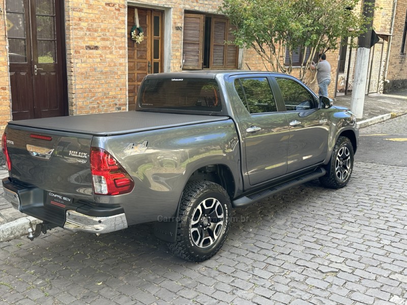 HILUX 2.8 SRV 4X4 CD 16V DIESEL 4P AUTOMÁTICO - 2022 - CAXIAS DO SUL