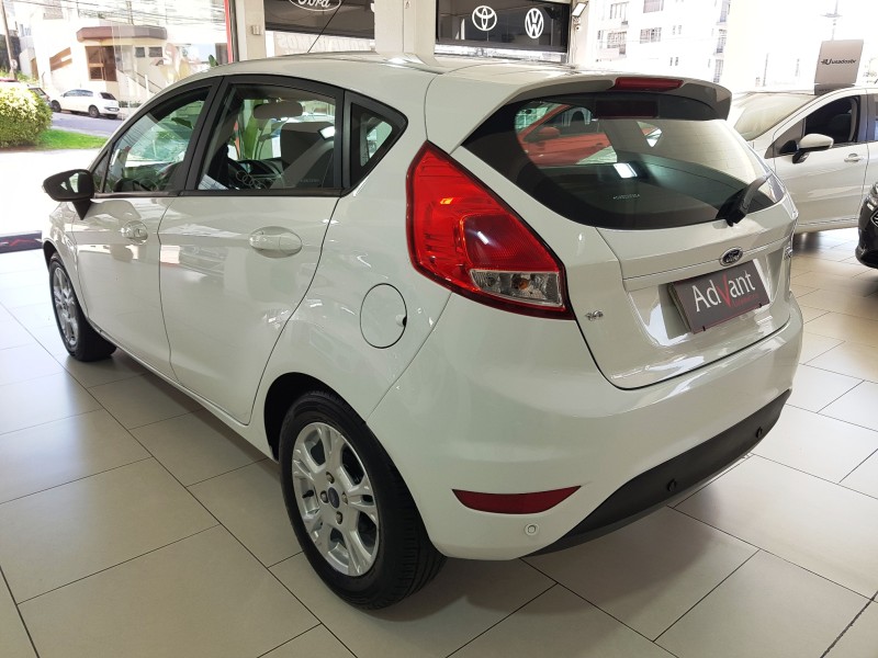 FIESTA 1.6 SE HATCH 16V FLEX 4P AUTOMÁTICO - 2016 - CAXIAS DO SUL