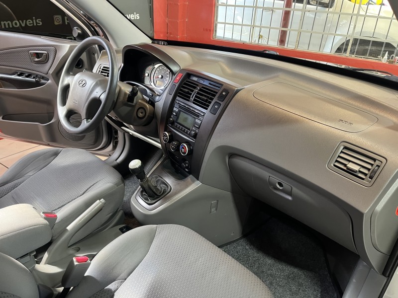 TUCSON 2.0 MPFI GL 16V 142CV 2WD GASOLINA 4P MANUAL - 2010 - CAXIAS DO SUL
