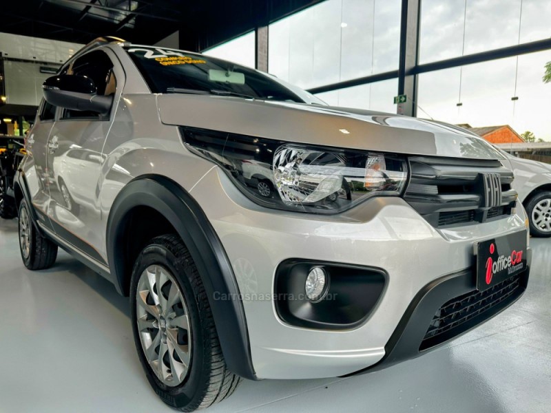 MOBI 1.0 TREKKING 8V FLEX 4P MANUAL - 2024 - TRêS COROAS