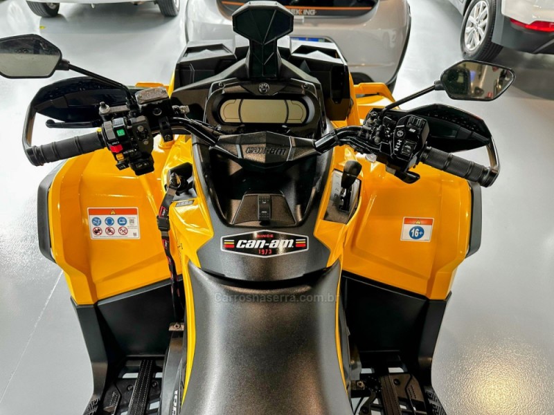 OUTLANDER 1000X MR - 2021 - TRêS COROAS