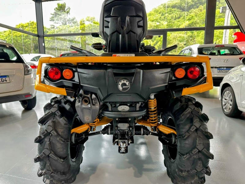 OUTLANDER 1000X MR - 2021 - TRêS COROAS