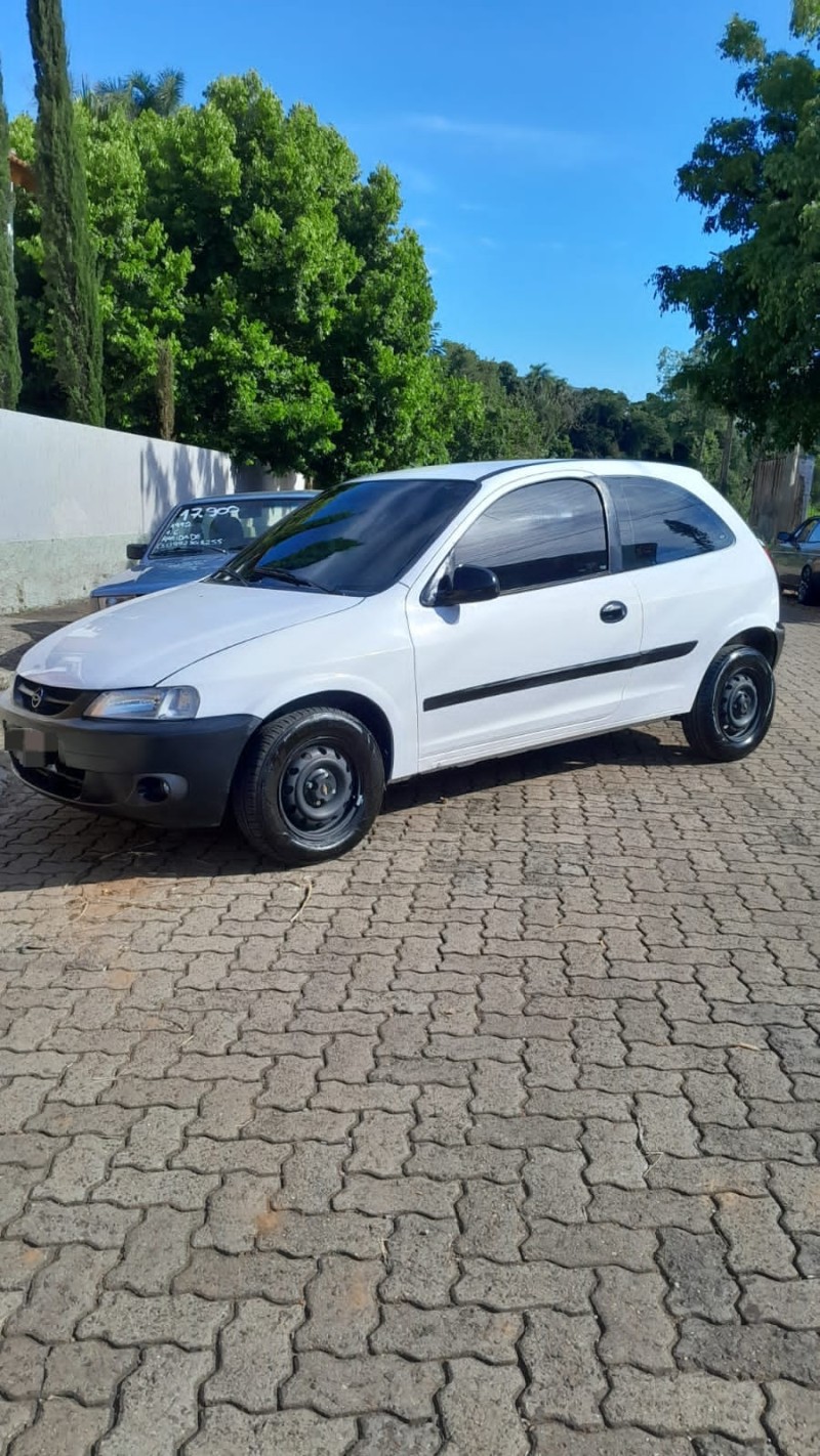 CELTA 1.0 MPFI VHC LIFE 8V GASOLINA 2P MANUAL - 2004 - ESTRELA