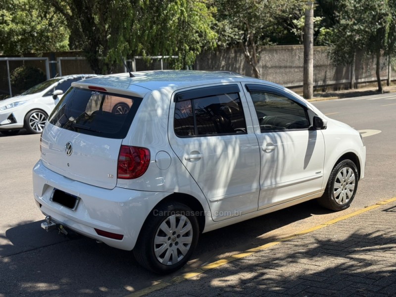 FOX 1.6 MI 8V FLEX 4P MANUAL - 2011 - PAROBé