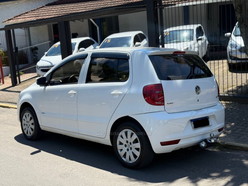 FOX 1.6 MI 8V FLEX 4P MANUAL - 2011 - PAROBé