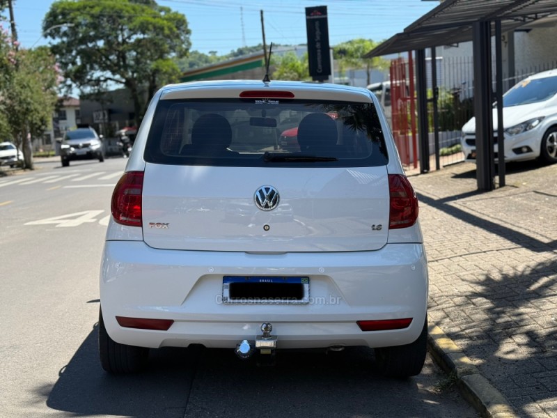 FOX 1.6 MI 8V FLEX 4P MANUAL - 2011 - PAROBé