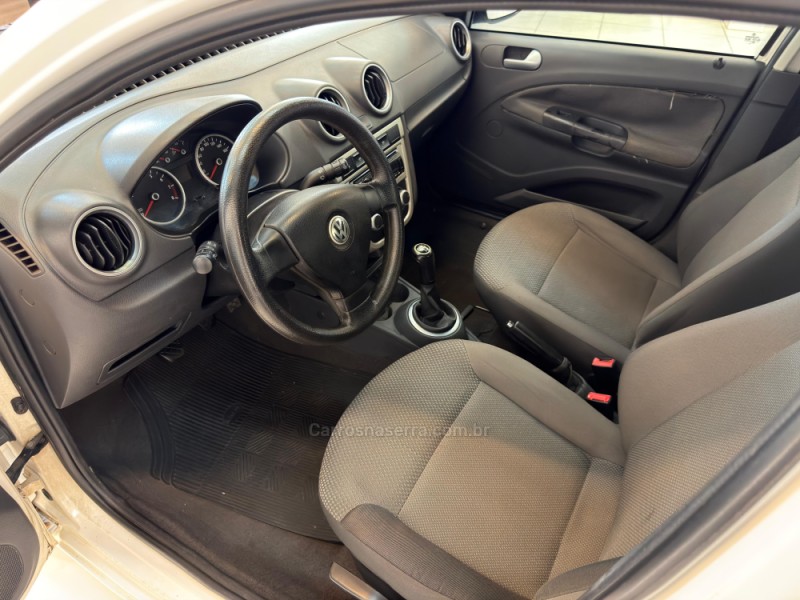 VOYAGE 1.0 MI TRENDLINE 8V FLEX 4P MANUAL - 2011 - BOM RETIRO DO SUL