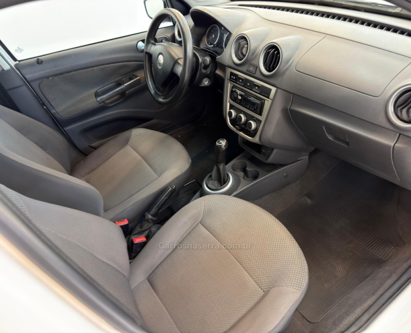 VOYAGE 1.0 MI TRENDLINE 8V FLEX 4P MANUAL - 2011 - BOM RETIRO DO SUL