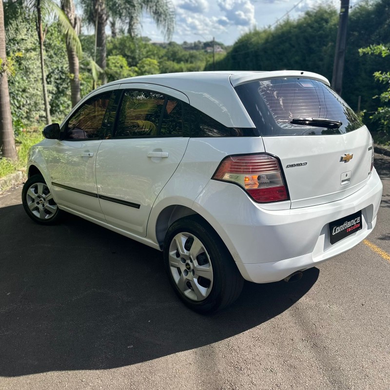 AGILE 1.4 MPFI LT 8V FLEX 4P MANUAL - 2011 - CAMPO BOM