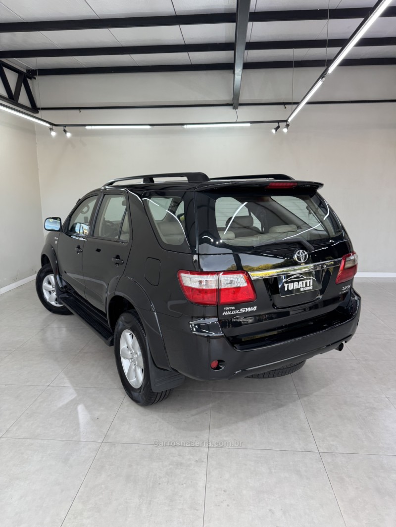 HILUX SW4 3.0 SRV 4X4 7 LUGARES 16V TURBO INTERCOOLER DIESEL 4P AUTOMÁTICO - 2009 - ENCANTADO