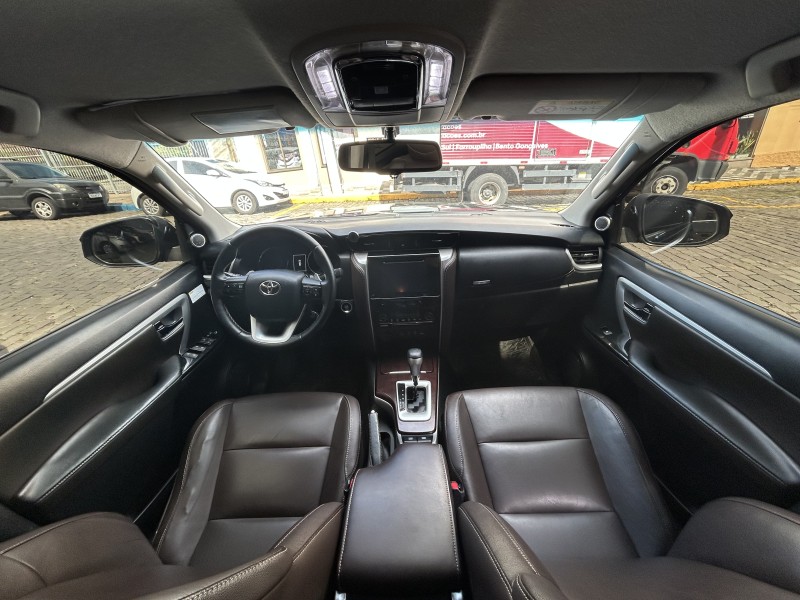 HILUX SW4 2.8 SRX 4X4 16V TURBO INTERCOOLER DIESEL 4P AUTOMÁTICO - 2017 - GARIBALDI