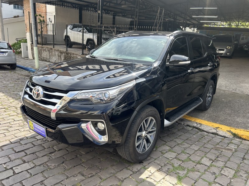 HILUX SW4 2.8 SRX 4X4 16V TURBO INTERCOOLER DIESEL 4P AUTOMÁTICO - 2017 - GARIBALDI