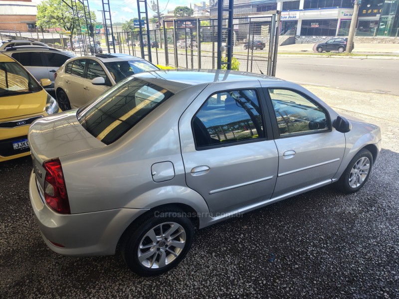 LOGAN 1.0 EXPRESSION 16V FLEX 4P MANUAL - 2011 - CAXIAS DO SUL