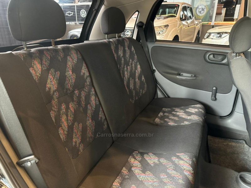 CORSA 1.8 MPFI MAXX 8V FLEX 4P MANUAL - 2003 - CAXIAS DO SUL