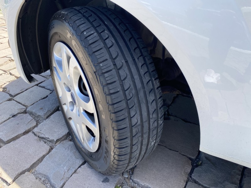 FIESTA 1.6 ROCAM SEDAN 8V FLEX 4P MANUAL - 2013 - CARLOS BARBOSA