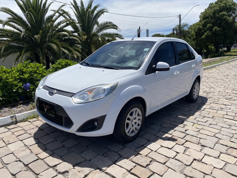 FIESTA 1.6 ROCAM SEDAN 8V FLEX 4P MANUAL - 2013 - CARLOS BARBOSA