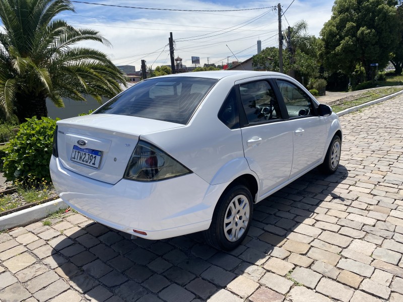 FIESTA 1.6 ROCAM SEDAN 8V FLEX 4P MANUAL - 2013 - CARLOS BARBOSA