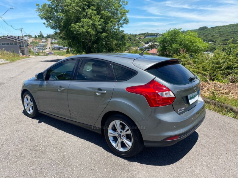 FOCUS 1.6 SE HATCH 16V FLEX 4P AUTOMÁTICO - 2014 - FLORES DA CUNHA