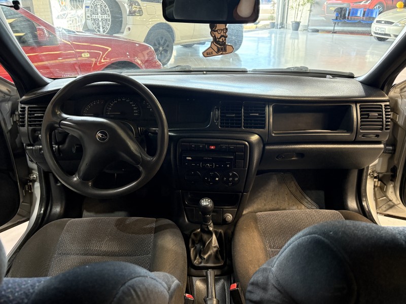 VECTRA 2.2 SFI GLS 16V GASOLINA 4P MANUAL - 2000 - CAXIAS DO SUL