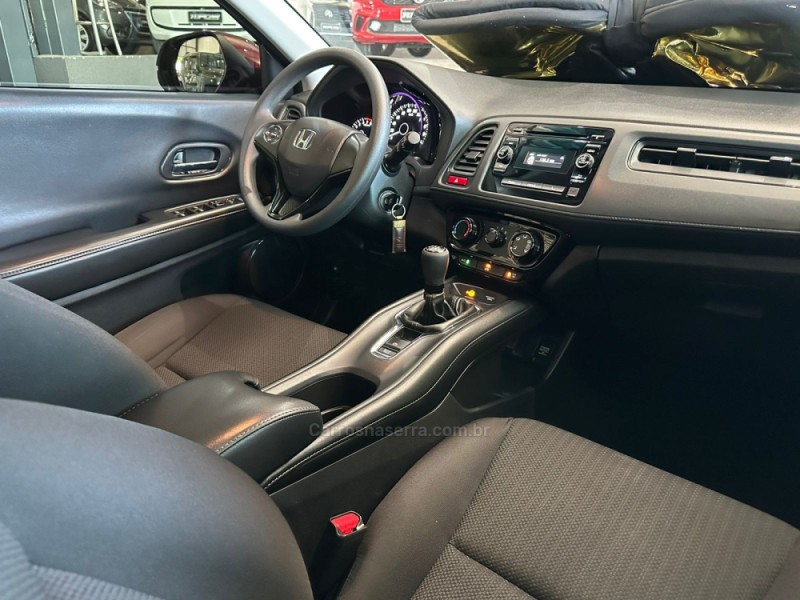 HR-V 1.8 16V FLEX LX 4P MANUAL - 2017 - CAMPO BOM