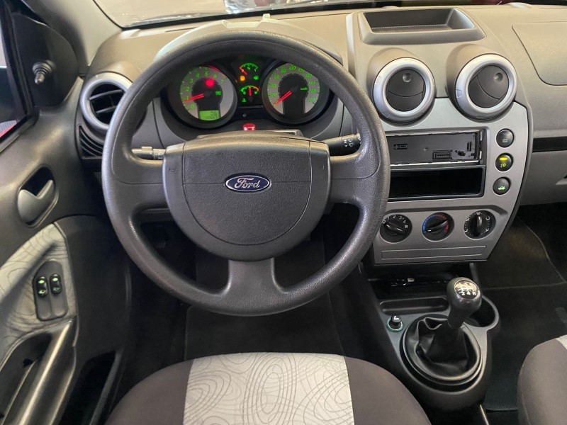 FIESTA 1.6 MPI CLASS SEDAN 8V FLEX 4P MANUAL - 2008 - CAXIAS DO SUL