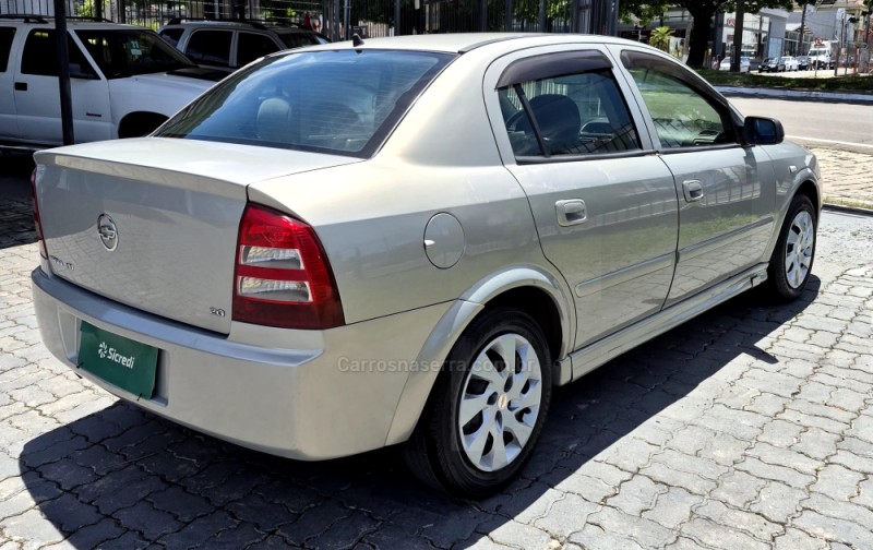 ASTRA 2.0 MPFI CD SEDAN 8V GASOLINA 4P MANUAL - 2004 - CAXIAS DO SUL