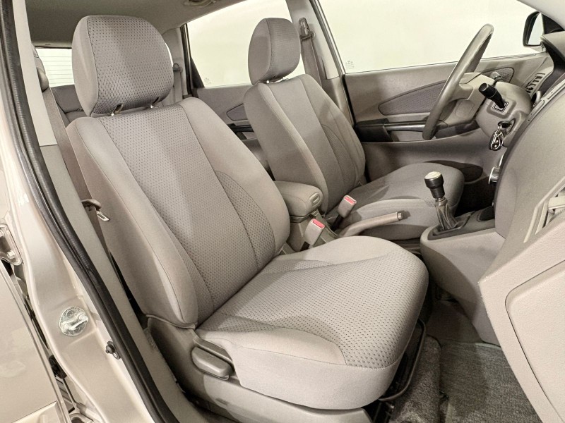 TUCSON 2.0 GL 2WD 16V GASOLINA 4P MANUAL - 2010 - FARROUPILHA