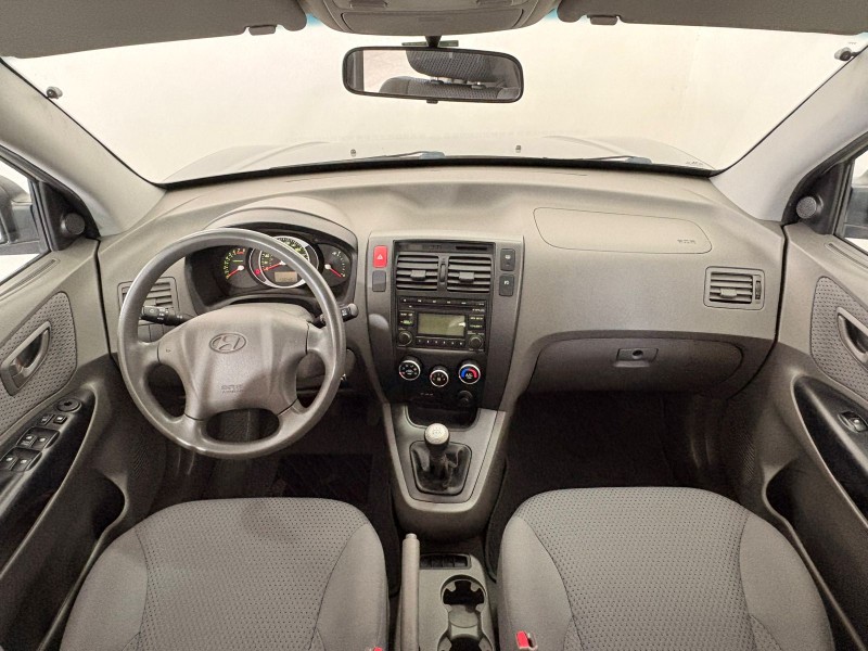 TUCSON 2.0 GL 2WD 16V GASOLINA 4P MANUAL - 2010 - FARROUPILHA