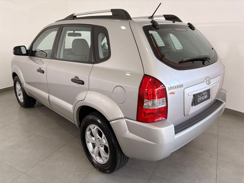 TUCSON 2.0 GL 2WD 16V GASOLINA 4P MANUAL - 2010 - FARROUPILHA