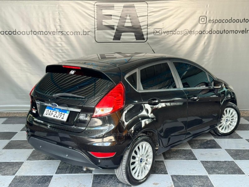 FIESTA 1.6 TITANIUM HATCH 16V FLEX 4P AUTOMÁTICO - 2015 - NOVA PRATA
