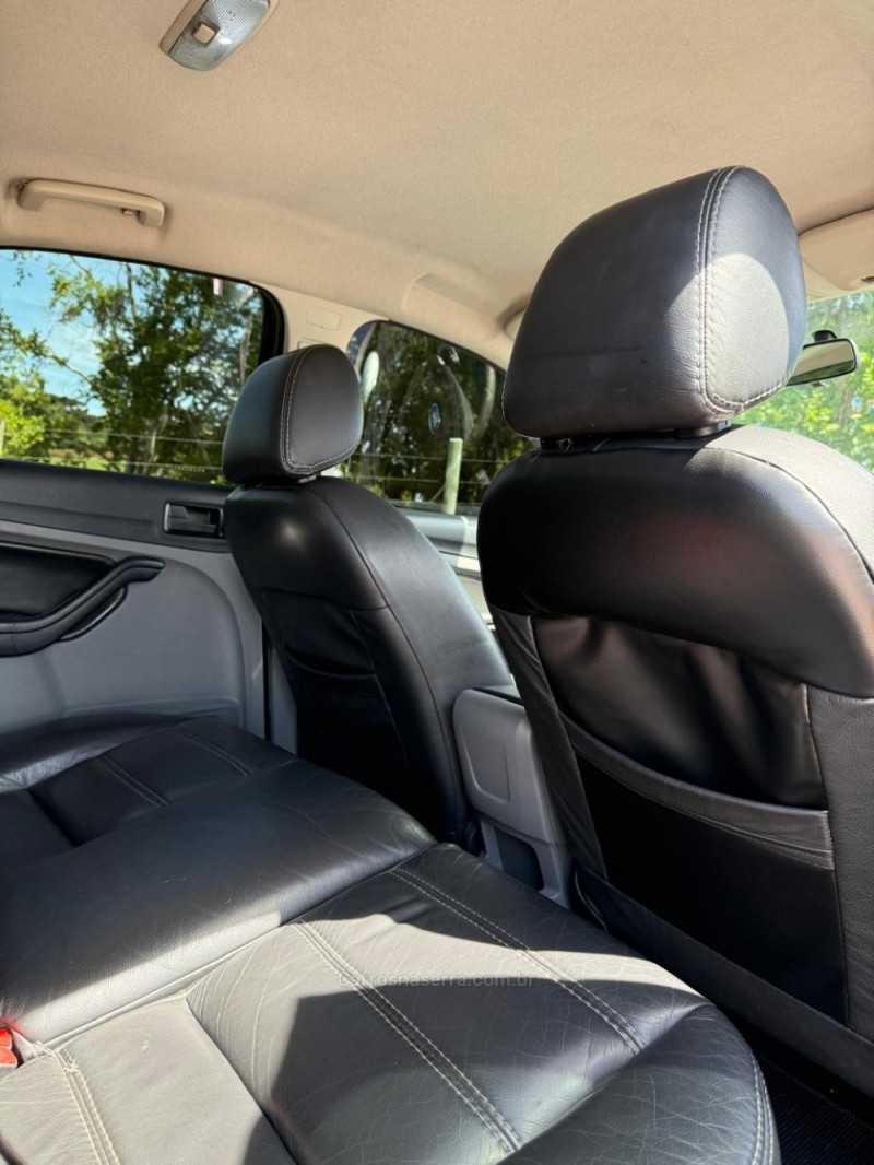 FOCUS 2.0 HA 16V GASOLINA 4P MANUAL - 2011 - IBIRAIARAS