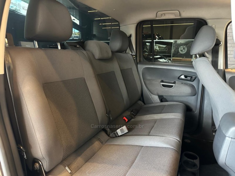 AMAROK 2.0 TRENDLINE 4X4 CD 16V TURBO INTERCOOLER DIESEL 4P AUTOMÁTICO - 2016 - CAXIAS DO SUL