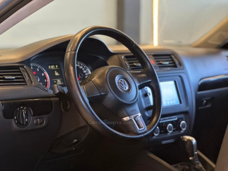JETTA 2.0 COMFORTLINE FLEX 4P TIPTRONIC - 2012 - CAXIAS DO SUL