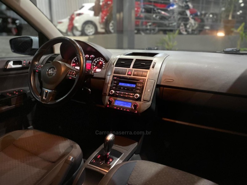 POLO SEDAN 1.6 MI COMFORTLINE 8V FLEX 4P AUTOMATIZADO - 2014 - CAMPO BOM