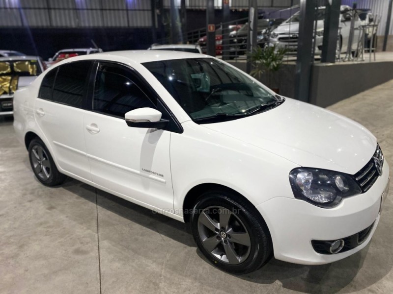 polo sedan 1.6 mi comfortline 8v flex 4p automatizado 2014 campo bom