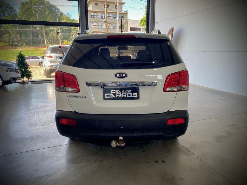 SORENTO 2.4 EX2 4X2 16V GASOLINA 4P 7 LUGARES AUTOMÁTICO - 2012 - LAJEADO