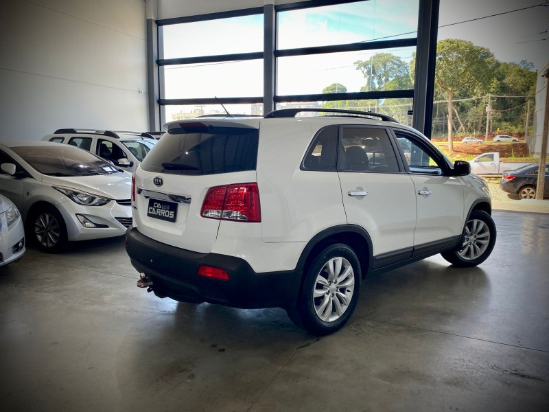 SORENTO 2.4 EX2 4X2 16V GASOLINA 4P 7 LUGARES AUTOMÁTICO - 2012 - LAJEADO