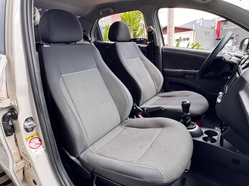 VOYAGE 1.6 MI COMFORTLINE 8V FLEX 4P MANUAL - 2013 - CAXIAS DO SUL